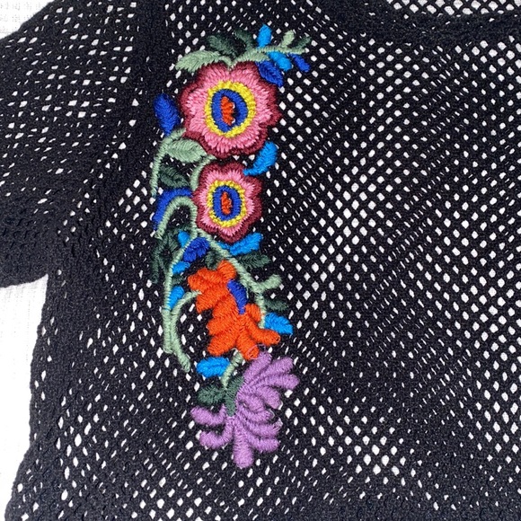 Zara embroidered crop - Picture 2 of 3